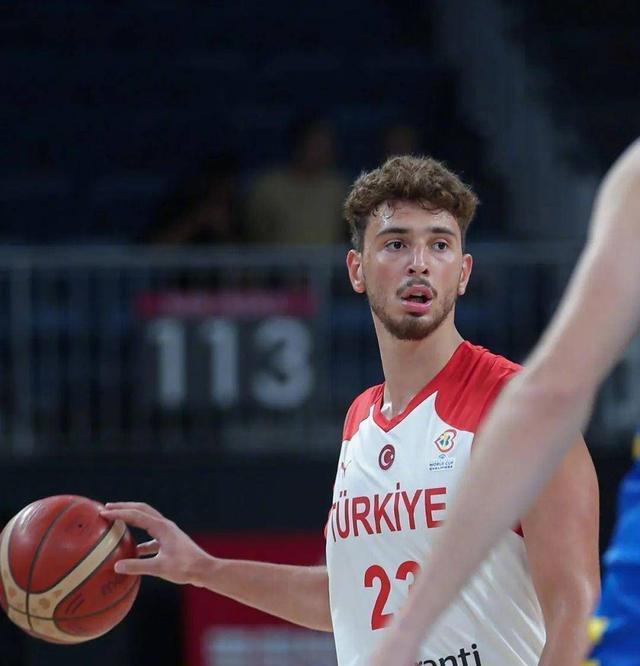 KVH, 态明显是冲