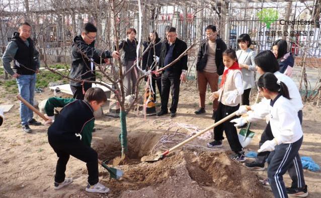 堂之外, 带着他们分, https